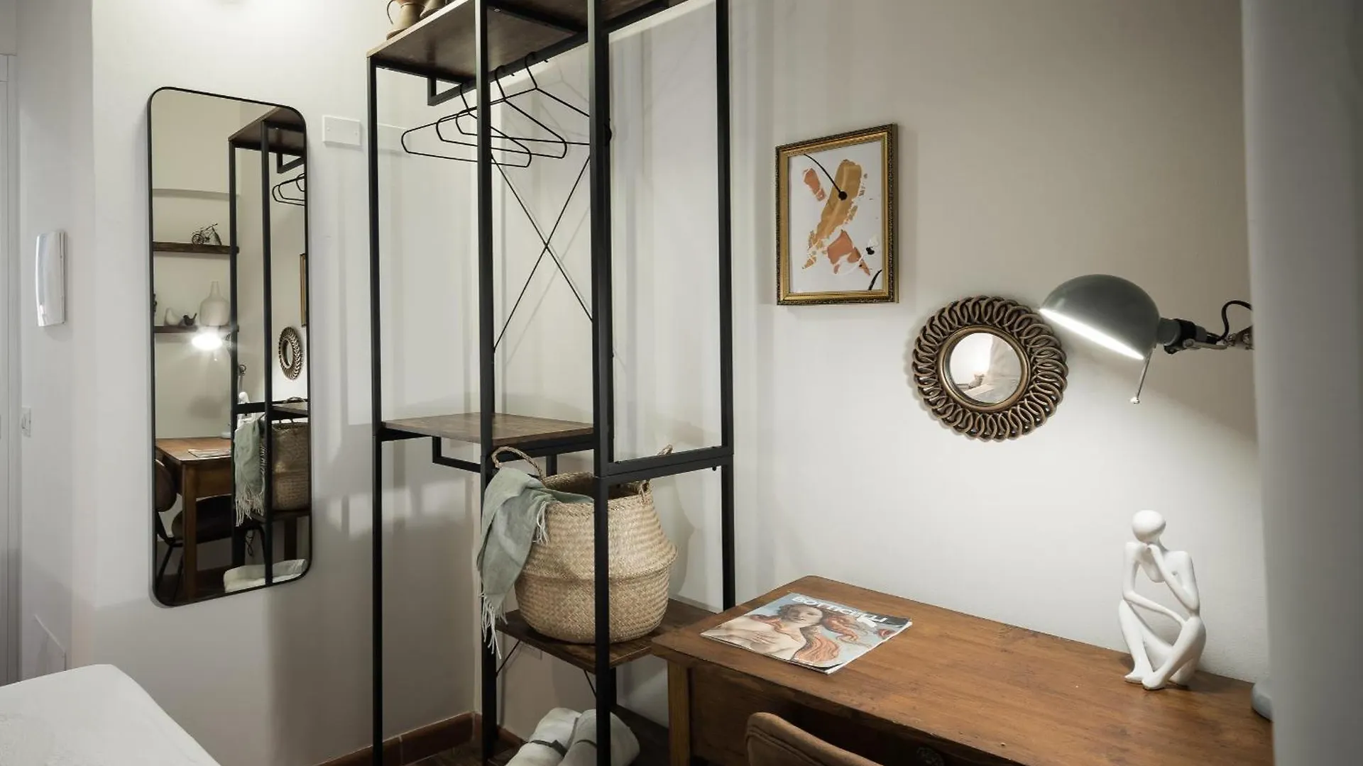 Agnolo Boutique Apartment - Central Florence Accomodation 0*,  Italy